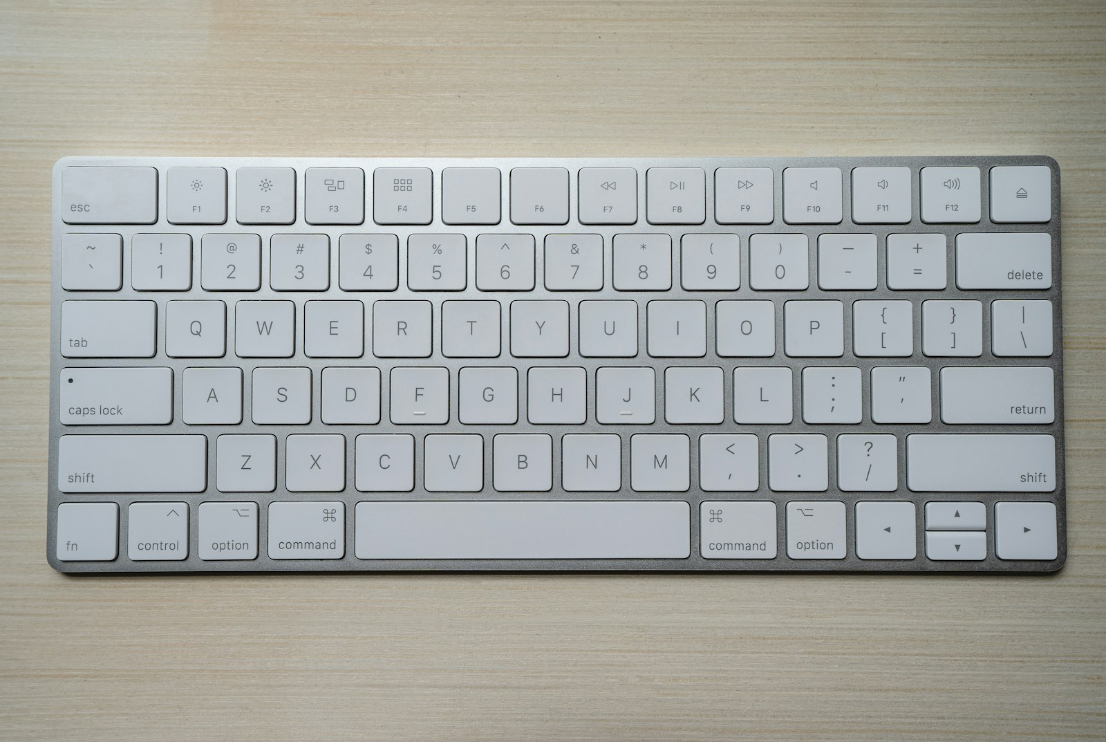 Teclado mecánico para gaming: switches rojos, azules y marrones explicados (guía 2026)